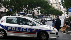 Γαλλία: &quot;Εξουδετερώθηκε&quot; ένοπλος που επιχείρησε να πυρπολήσει τη συναγωγή της Ρουέν