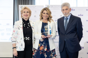 Λαζαράκου: Τιμήθηκε με το «2023 Capital Link Sustainability Leadership Award»
