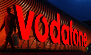 Vodafone: Ίδρυση εταιρείας για τις οπτικές ίνες