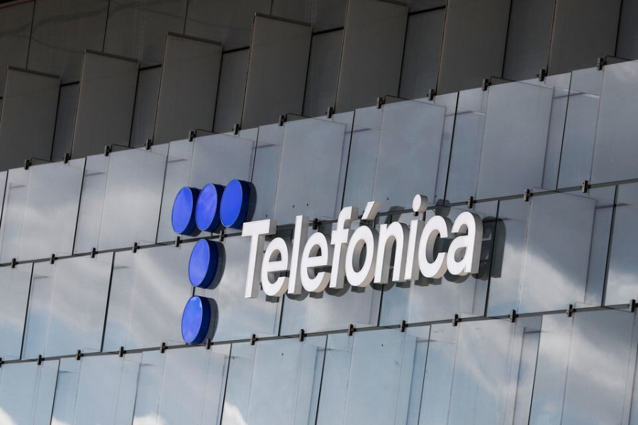 Telefónica: Θα απολύσει πάνω από 3.400 εργαζομένους στην Ισπανία