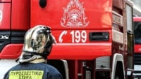 Πειραιάς: Κατέρρευσε τμήμα κτηρίου στο Πασαλιμάνι - Έρευνες για εγκλωβισμένους