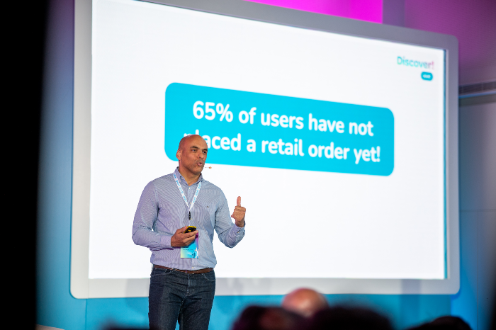 2 Δημήτρης Καρέλος