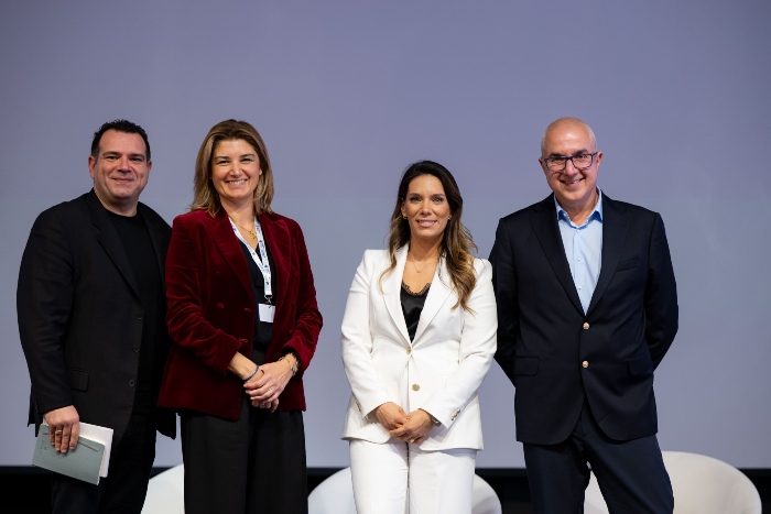 PHOTO 9.ΚΩΝΣΤΑΝΤΙΝΟΣ ΠΑΝΑΓΟΥΛΙΑΣ ΑΡΤΕΜΙΣ ΒΑΜΒΑΚΟΠΟΥΛΟΥ ΑΓΓΕΛΙΚΗ ΚΛΑΥΔΙΑΝΟΥ ΔΗΜΗΤΡΗΣ ΠΑΠΟΥΤΣΗΣ