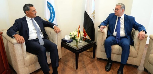 Από αριστερά Μάθιος Ρήγας, διευθύνοντας σύμβουλο του ομίλου Energean δεξιά Karim Badawi, Υπουργός Πετρελαίου και Ορυκτών Πόρων της Αιγύπτου mathios rigas me ypoyrgo petrelaioy tis aigyptoy 1