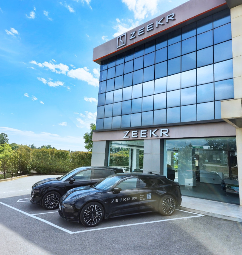 Zeekr_Store_Θεσσαλονικη_2_1aa3c.jpg