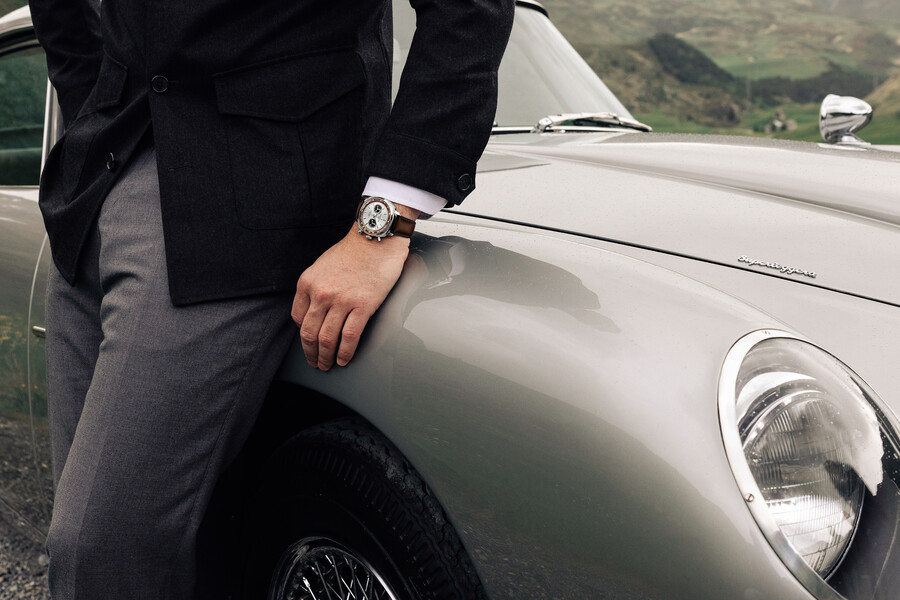 01_breitling-top-time-b01-chronograph-41-tribute-to-aston-martin-db5_ab0178121g1x1_rgb_e163c.jpg