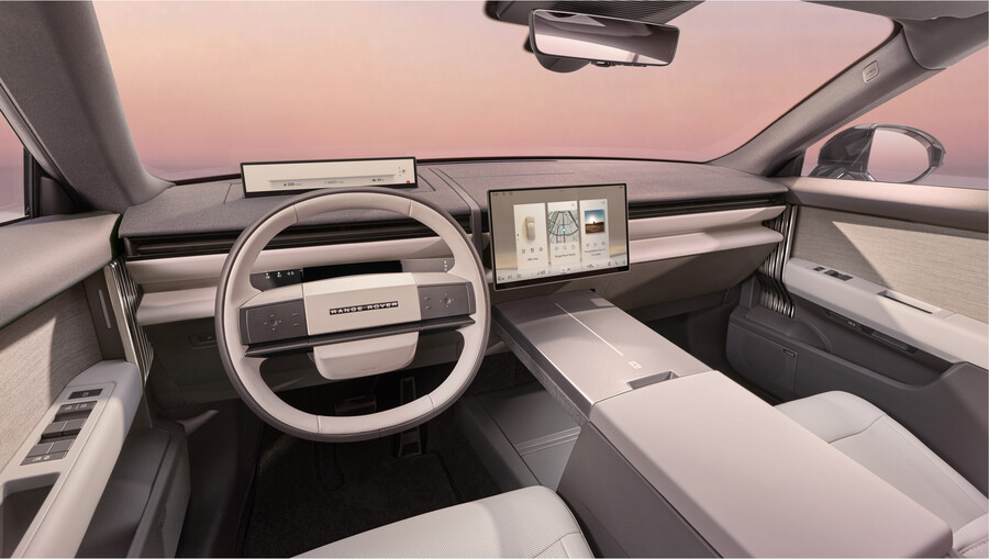 rr_gt_interior_drivers-pov_220726_a7f9b.jpg
