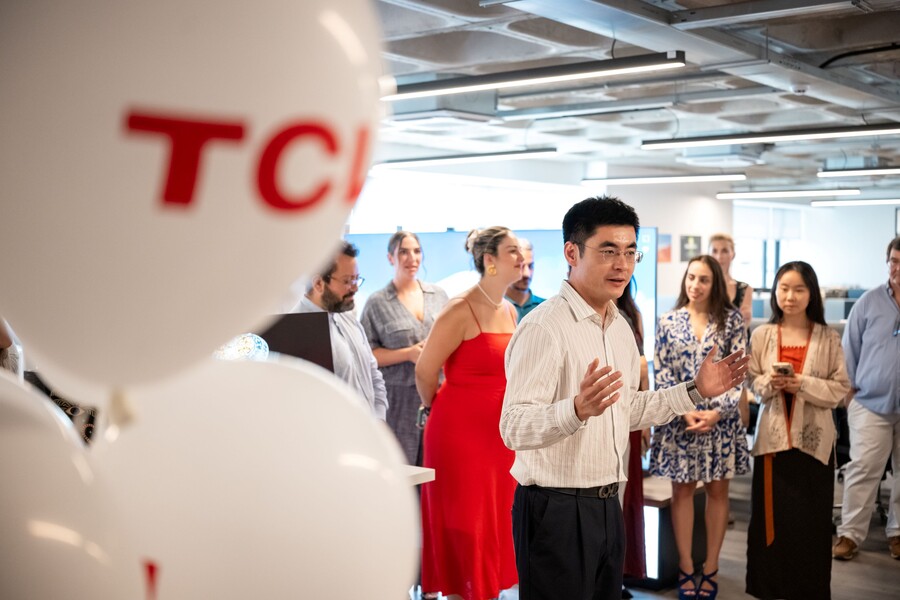 tcl_greece_new_office_and_showroom_7_002_50cf2.jpg