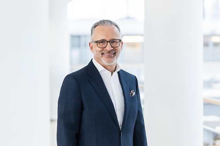 carsten_knobel_henkel_ceo_002_9eb6b3ab6a0ffd00.jpg