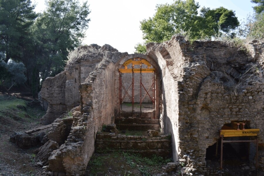 άποψη_του_μνημείου_από_τα_νοτιοδυτικά._υφιστάμενη_κατάσταση_με_υποστηλώματα_3_61a8db79b0fbece0.jpg