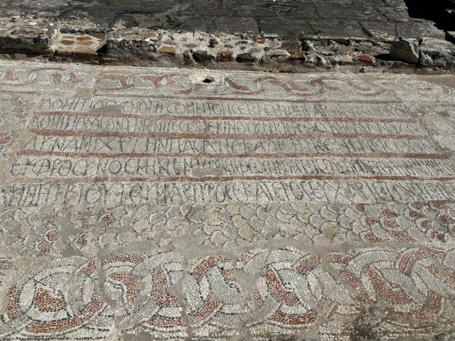τα_εντυπωσιακά_ψηφιδωτά_της_βασιλικής_α_fd745dfa0b1b3584.jpg