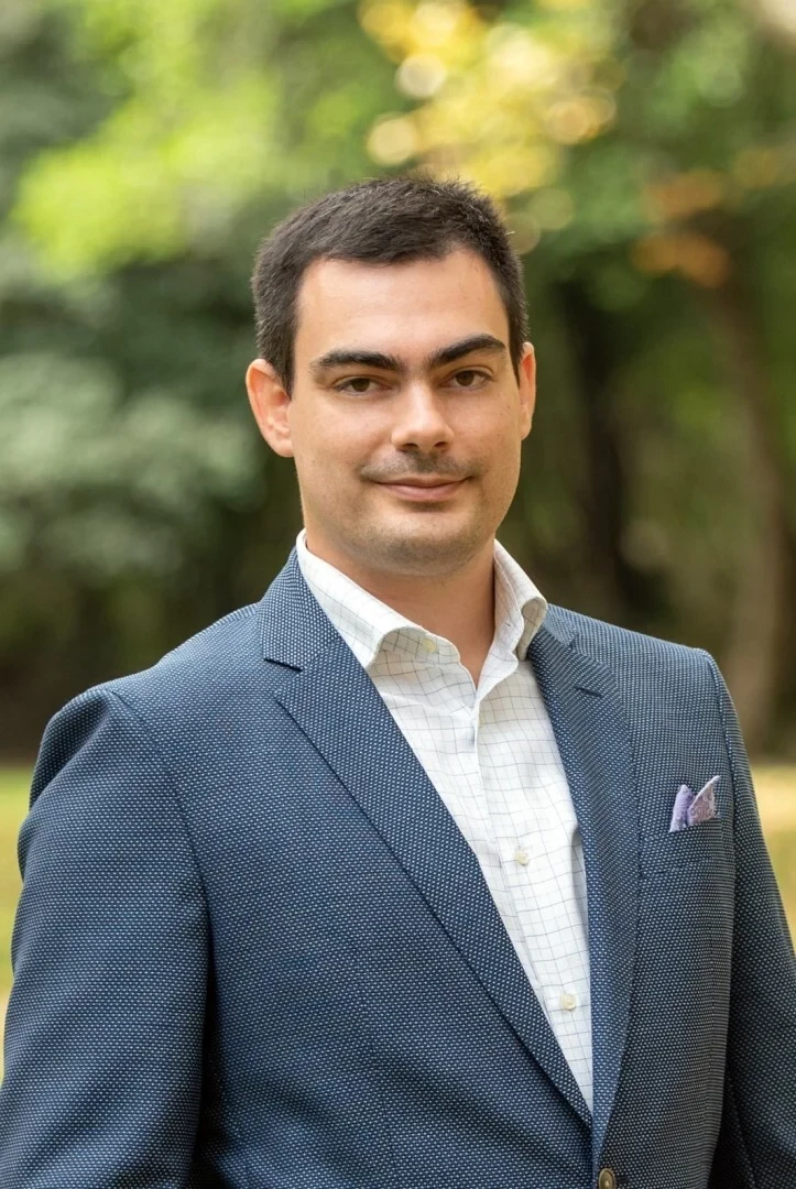 alexandros_nousias_headshot-3_f9a386cf8fd072eb.webp