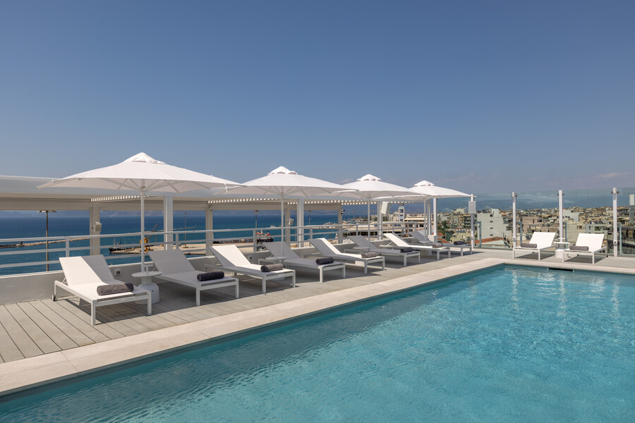 mercure-patras-astir-rooftop-pool_002_4bfc6836e8f623b3.jpg