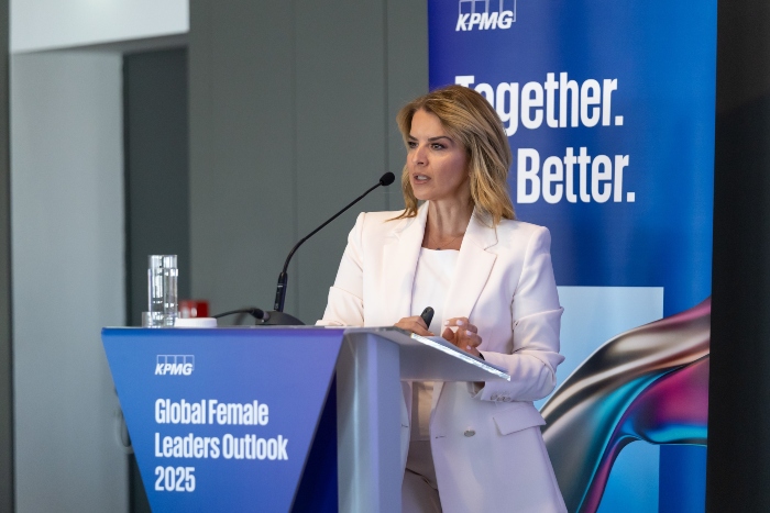 Άρτεμις Πάνου 1