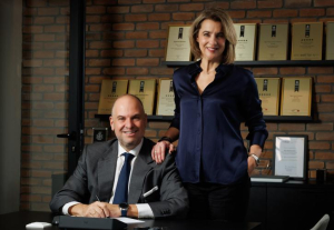 Αλέξανδρος Αθανασούλας, Πρόεδρος &amp; CEO της STIRIXIS Group, Έλενα Κυρνασίου-Αθανασούλα, Αντιπρόεδρος &amp; Executive Director της STIRIXIS Group.