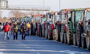 Εντείνονται οι αγροτικές κινητοποιήσεις – Διαμαρτύρονται για το αυξημένο κόστος παραγωγής και τις μειωμένες επιδοτήσεις