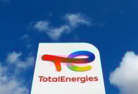 Η TotalEnergies αναστέλλει περίπου το 15% της παγκόσμιας παραγωγής πετρελαίου και φυσικού αερίου