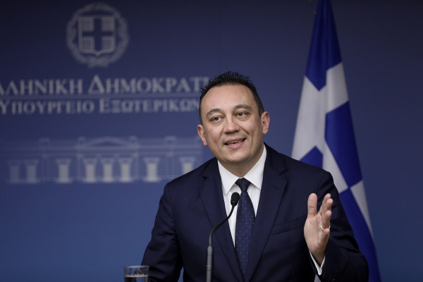 Βλάσσης: Έφτασε η ώρα να ψηφίζουν όλοι οι απόδημοι χωρίς περιορισμούς