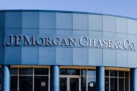 JPMorgan Chase: Εντολή στους ανεμβολίαστους υπαλλήλους της να εργάζονται από το σπίτι