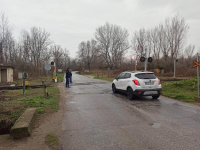 Σεκιούριτι σε σιδηροδρομική διάβαση στις Σέρρες