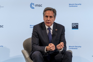 Μπλίνκεν: Όλα δείχνουν ότι ο κόσμος βρίσκεται στο κατώφλι μιας ρωσικής εισβολής στην Ουκρανία