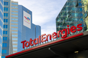 TotalEnergies &amp; ConocoPhilips: Υπογραφή 25ετούς συμβολαίου με τη Λιβύη για πετρελαϊκές επενδύσεις