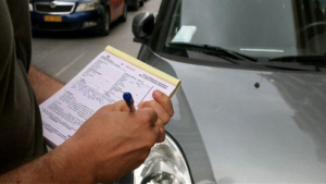 Παραγράφονται στην τριετία οι κλήσεις των δήμων για παράνομη στάθμευση