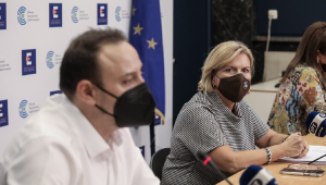 Μίνα Γκάγκα: Παραμένουν οι μάσκες στους εσωτερικούς χώρους