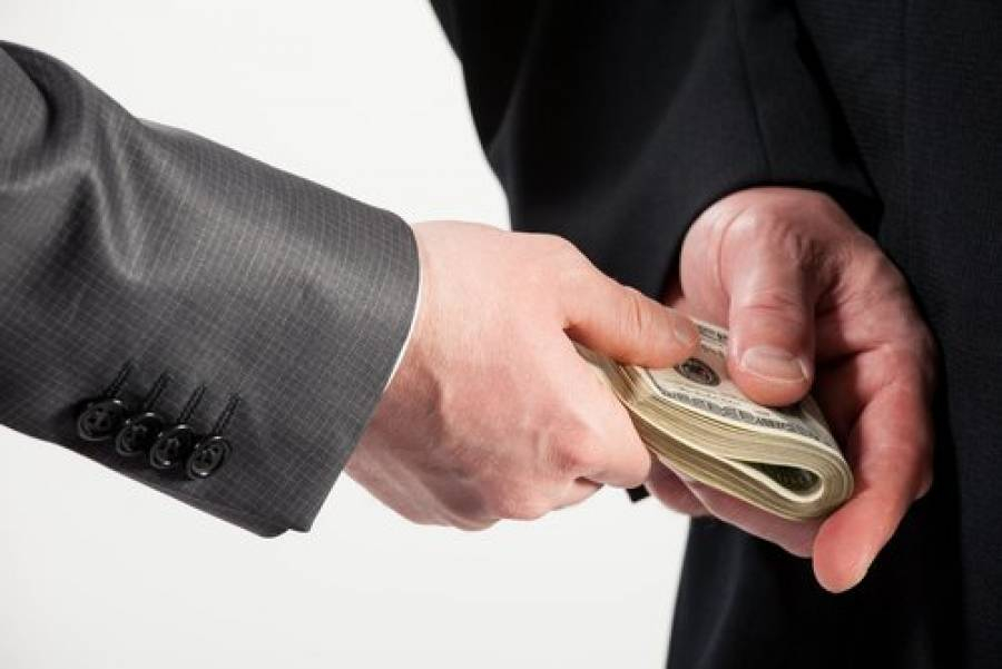 Αυξάνεται η ανησυχία πολιτών και επιχειρήσεων για τη διαφθορά σύμφωνα με το Ευρωβαρόμετρο