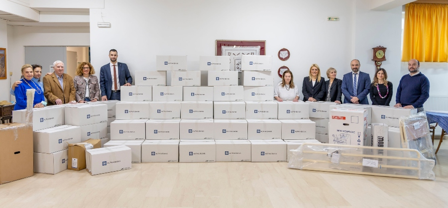 Alpha Bank: Παρέδωσε περισσότερα από 19.000 τεμάχια ιατροφαρμακευτικού εξοπλισμού στην Κεντρική Μακεδονία