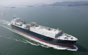 Σχεδόν στα 400.000 δολάρια την ημέρα τα ναύλα στα πλοία μεταφοράς LNG