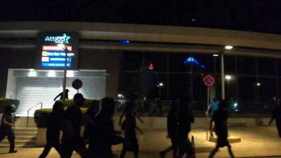 Μέλη του Ρουβίκωνα προκάλεσαν φθορές στα γραφεία της Αttica Group