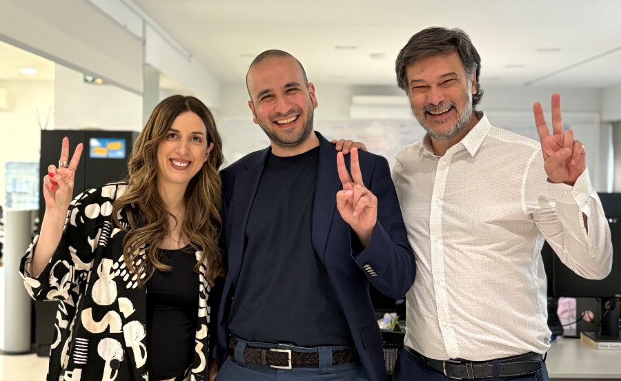 Οι 2 συνιδρυτές της Convert Group, Παναγιώτης Γκεζερλής και Έλενα Χαϊλαζοπούλου μαζί με τον συνιδρυτή και CEO της Keyvoto, Γιώργο Παπαδημητρίου.