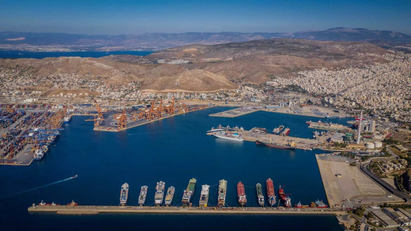 ΟΛΠ: Υπεγράφη τριετής συλλογική σύμβαση εργασίας με τους λιμενεργάτες