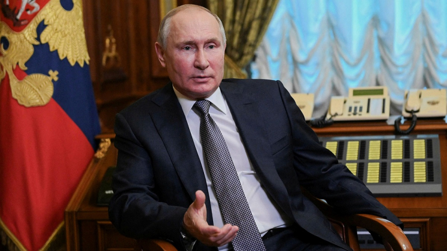 Ρωσία: Προεκλογικό «δώρο» από τον Πούτιν σε συνταξιούχους και στρατιωτικούς