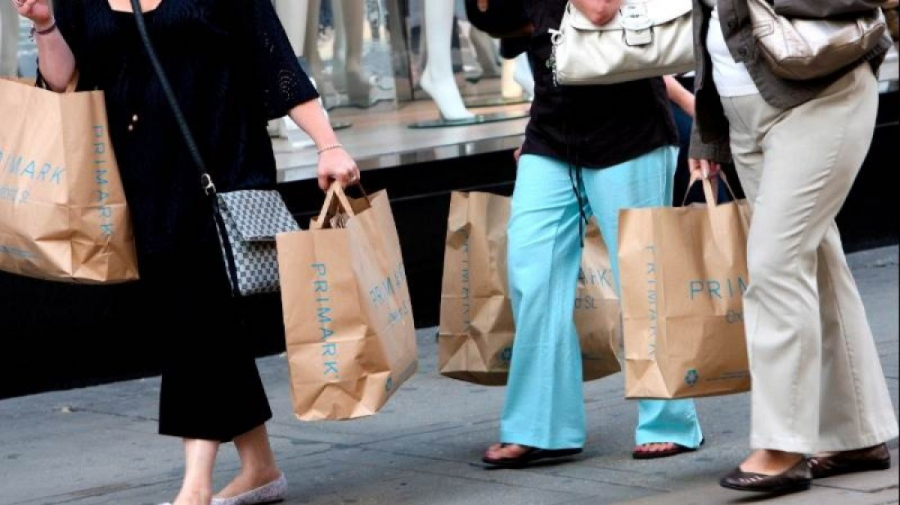 ΙΟΒΕ: Σε χαμηλό πενταετίας η καταναλωτική εμπιστοσύνη στην Ελλάδα