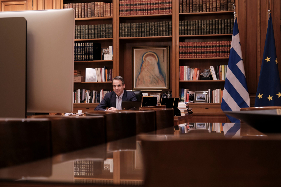 Handelsblatt: Εδραιωμένη η κυβέρνηση Μητσοτάκη εξελίσσει τη μεταρρυθμιστική ατζέντα