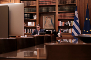 Handelsblatt: Εδραιωμένη η κυβέρνηση Μητσοτάκη εξελίσσει τη μεταρρυθμιστική ατζέντα