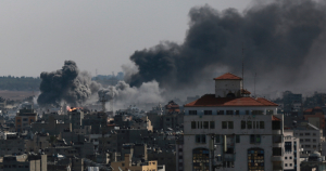 Ο ισραηλινός στρατός ανακοίνωσε ότι έπληξε 150 υπόγειους στόχους στη Γάζα