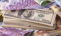 Το ευρώ υποχωρεί 0,05%, στα 1,1650 δολάρια