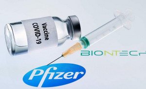 EMA: Μέχρι ένα μήνα μπορεί να αποθηκευτεί σε θερμοκρασίες ψυγείου σφραγισμένο φιαλίδιο εμβολίου της Pfizer/BioNtech