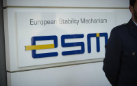 Εύσημα και προειδοποίηση στην Ελλάδα από ESM: Παραμένει ευάλωτη, χρειάζονται μεταρρυθμίσεις