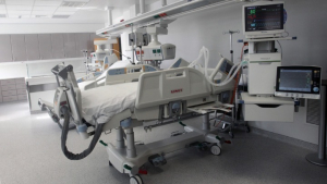 Κορονοϊός: Κενές κλίνες ΜΕΘ από τις ιδιωτικές κλινικές στο ΕΣΥ