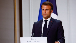 Γαλλία: Δεν θα απέκλειε διακοπή πρόσβασης σε μέσα κοινωνικής δικτύωσης ο Μακρον