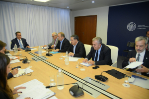 ΥΠΕΝ - ΚΕΔΕ: Ενεργειακό κόστος, τέλος ταφής και ΔΕΥΑ στο επίκεντρο