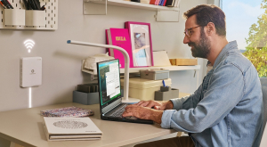 COSMOTE TELEKOM: Οπτική ίνα για WiFi σε κάθε δωμάτιο του σπιτιού χωρίς απώλειες σήματος