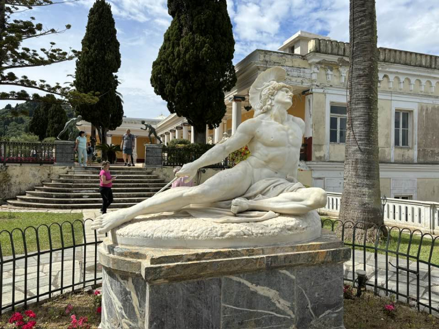 ΕΤΑΔ: Διαγωνισμός για την αποκατάσταση του Αχιλλείου στην Κέρκυρα