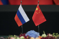 Εμπορικός πόλεμος: Η Κίνα λέει πως «αποτιμά» πρόταση των ΗΠΑ για διαπραγματεύσεις