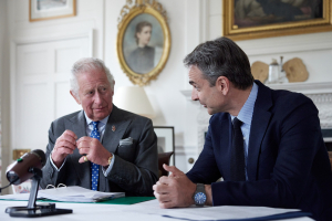 Μητσοτάκης: Με τον βασιλιά Κάρολο θα συναντηθεί τη Δευτέρα στο Λονδίνο