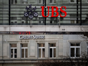 Η UBS «έβλεπε» από το 2015 προβλήματα στην Credit Suisse